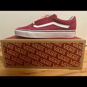 Dark pink 7 1/2 in men’s size 9 women’s new with tags vans